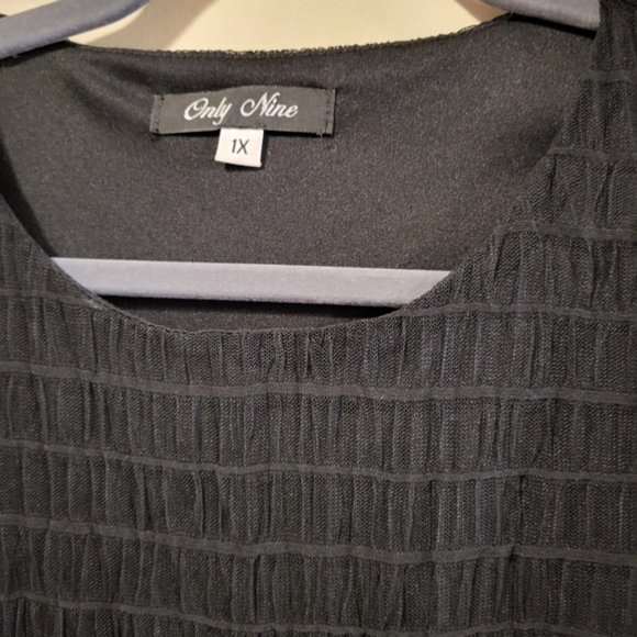 Only nine size 1x black sleeveless top - Picture 4 of 6